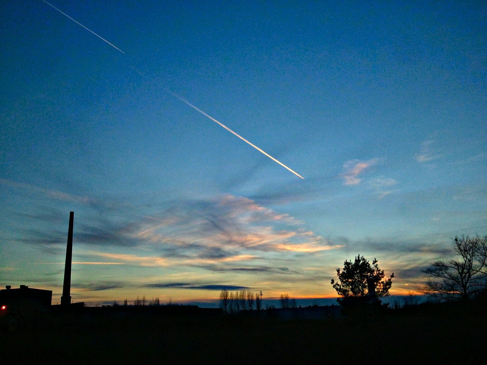 Jerzy Weber promuje teorię spiskową o chemtrails