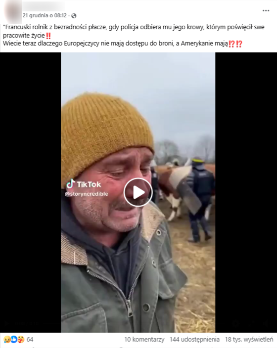 Wpis na Facebooku z nagraniem rzekomego rolnika. Mężczyzna w średnim wieku ubrany w kurtkę z żółtą czapką na głowie. W tle widać policjantów odprowadzających krowy
