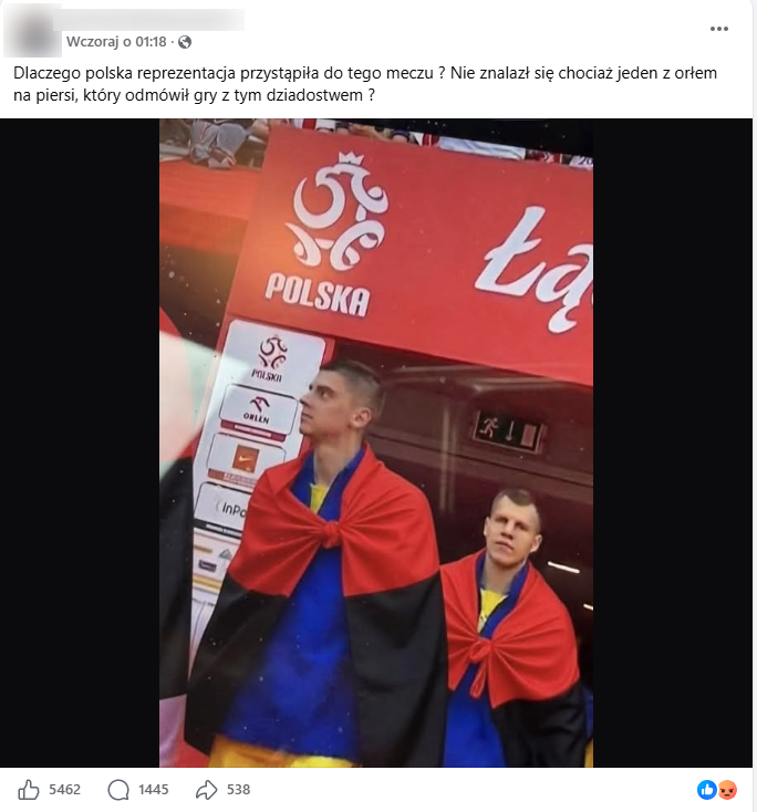 Zrzut ekranu z platformy Facebook, gdzie pojawia się fotografia Ukraińców w czerwono-czarnych flagach - to przeróbka. 